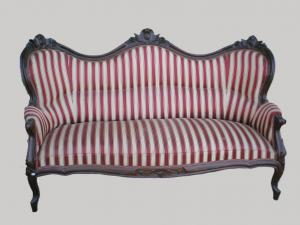 LOUIS-PHILIPPE WALNUT SOFA